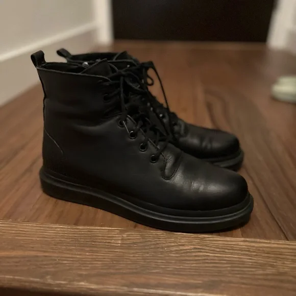 Boot- black - Picture 2 of 5